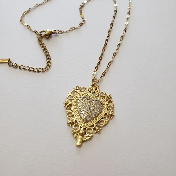 Gold tone Necklace with Rhinestones heart pendant - Picture 5 of 10